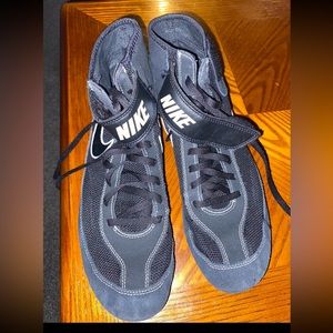 Men’s size 8 wrestling shoes, barley used